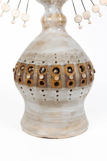 null Georges PELLETIER (1938).

Important lamp "Soleil" in grog clay and enamelled...