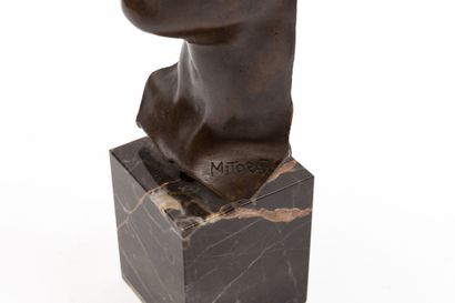 null Igor MITORAJ (1944-2014).

Portrait d'homme, 1984.

Sculpture en bronze à patine...