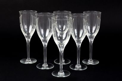 null LALIQUE France.

Suite de six flûtes à champagne modèle «Ange au sourire» -...