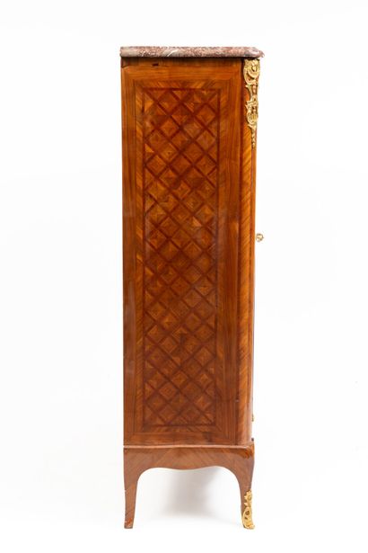null Piece of furniture in marquetry of wood of veneer, opening with two doors with...