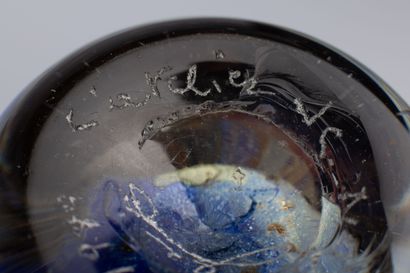 null Jean-Claude NOVARO (1943-2015).

Flacon ovoïde en verre à inclusions argentées,...