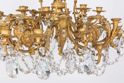 null Important chandelier with thirty-two lights in chased and gilded bronze with...