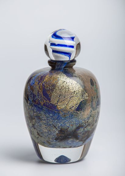 null Jean-Claude NOVARO (1943-2015).

Ovoid glass bottle with silver inclusions,...