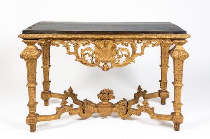 null Important carved and gilded wood console decorated with an openwork shell, the...