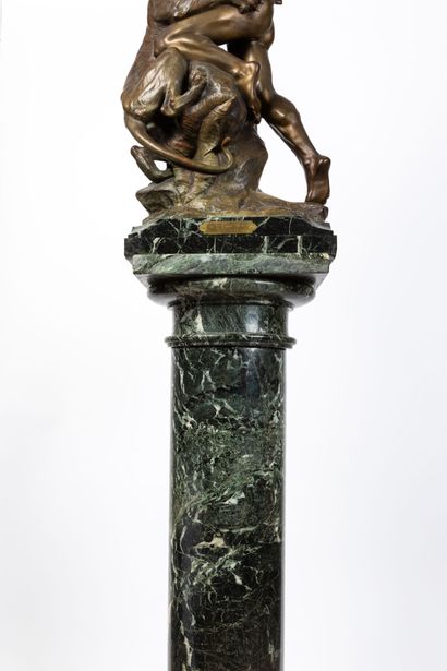 null Edouard DROUOT (1859-1945).

Lutte pour la vie.

Sculpture en bronze à patine...