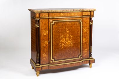 null Piece of furniture of between-deux in marquetry of wood of veneer, opening with...