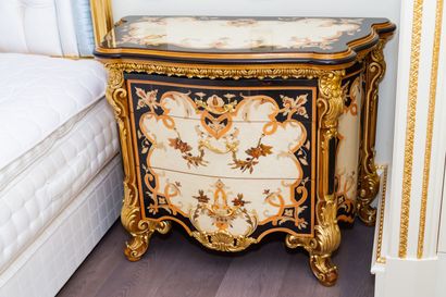 null ARMANDO RHO, Italy.

Pair of bedside commodes in blackened wood and polychrome...