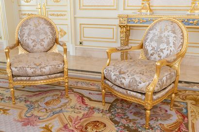 null 
ARMANDO RHO, Italy.




Pair of armchairs with medallion backs in carved and...