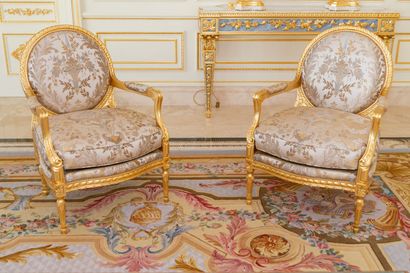 null 
ARMANDO RHO, Italy.




Pair of armchairs with medallion backs in carved and...
