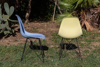 null In the taste of Charles and Ray EAMES.

Pair of chairs in ABS and steel wire...