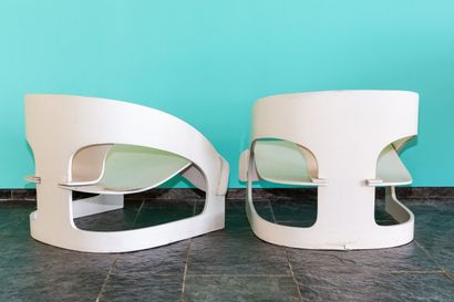 null Joe COLOMBO (1930-1971).

Pair of armchairs 4801, in thermoformed wood and white...