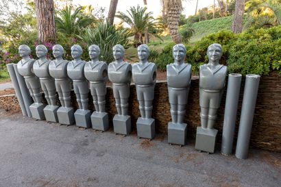 null Pierre BAEY (né en 1940).

"Je".

Sculpture composée de neuf joueurs de babyfoot...