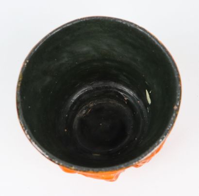 null Jean AUSTRUY (1915-1985).

Cover-pot in enamelled ceramics orange with decoration...
