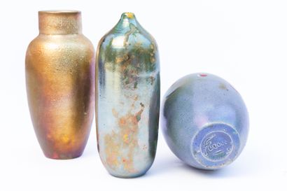 null Serafino FERRARO (1939-2017). 
Four ceramic vases with iridescent enamel. 
Signed,(except...