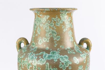 null Serafino FERRARO (1939-2017). 
Ceramic amphora decorated with brown and green...