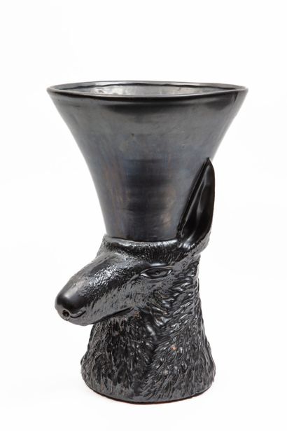 null Jean MARAIS (1913-1998).
Important zoomorphic vase with llama, in black glazed...