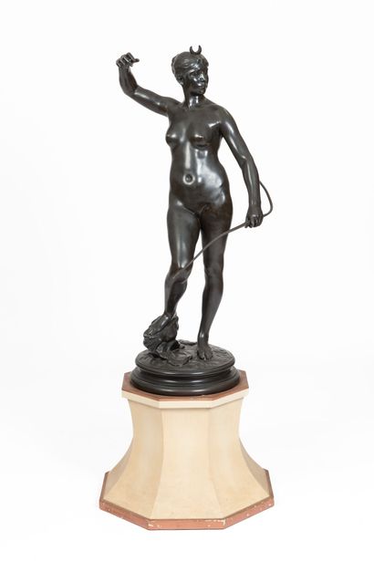 null Alexandre FALGUIERE (1831-1900).
Diane chasseresse et son arc.
Importante sculpture...
