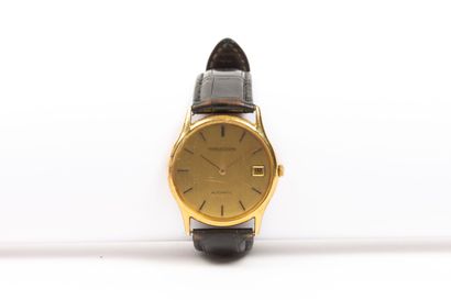 null JAEGER-LECOULTRE.
Men's wristwatch with circular case in yellow gold.
Dial signed...