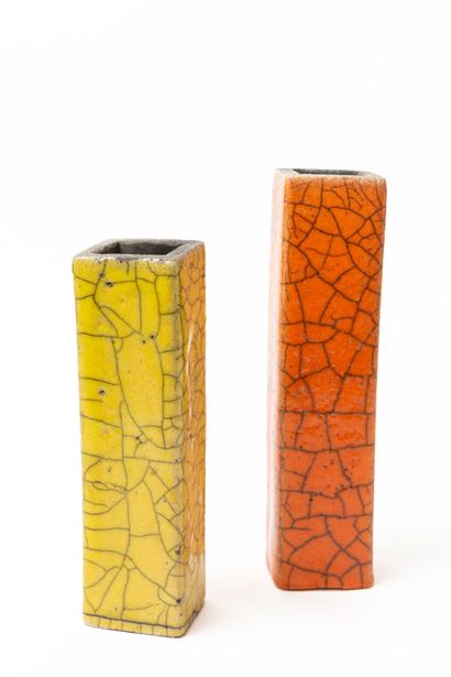 null Serafino FERRARO (1939-2017). 
Two vases of square section in orange and yellow...