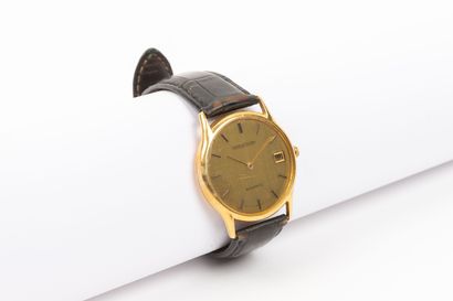 null JAEGER-LECOULTRE.
Men's wristwatch with circular case in yellow gold.
Dial signed...