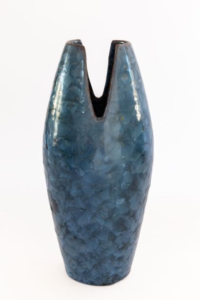 null Serafino FERRARO (1939-2017). 
Ovoid vase, the neck with double incised opening...