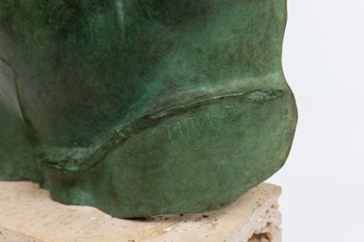 null Igor MITORAJ (1944-2014).
Persée.
Buste en bronze à patine vert antique, reposant...