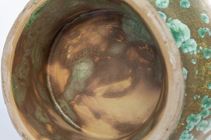 null Serafino FERRARO (1939-2017). 
Ceramic amphora decorated with brown and green...