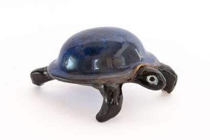 null Serafino FERRARO (1939-2017). 
Turtle in blue and black glazed ceramic.
Signed.
H_7...
