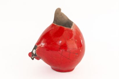 null Serafino FERRARO (1939-2017). 
Poule en raku émaillée rouge.
Signée.
H_15 c...