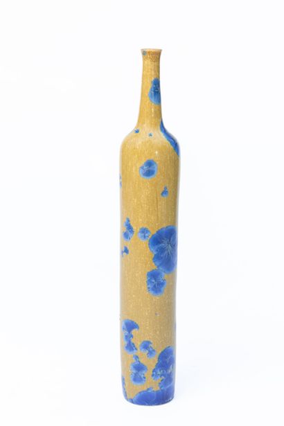 null Serafino FERRARO (1939-2017). 
High vase in the shape of a ceramic bottle decorated...