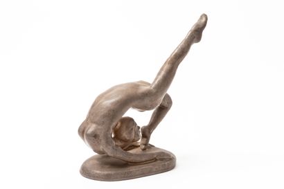 null Serafino FERRARO (1939-2017). 
Gymnast in brown glazed ceramic.
Signed and numbered...
