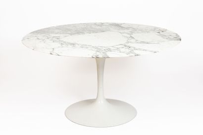 null Eero SAARINEN (1910-1961) for KNOLL INTERNATIONAL.
Circular dining table, model...