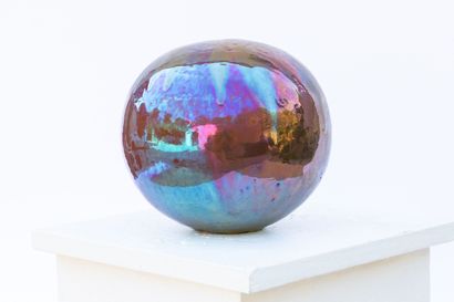 null Serafino FERRARO (1939-2017). 
Ceramic sphere with red metallic enamel. 
Signed.
H_16...