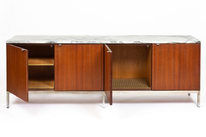null Florence KNOLL (1917-2019) for KNOLL INTERNATIONAL.
Sideboard in veneer and...