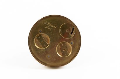 null E. THOMAS, Paris.
Pendule miniature formant presse-papier en bronze doré à décor...