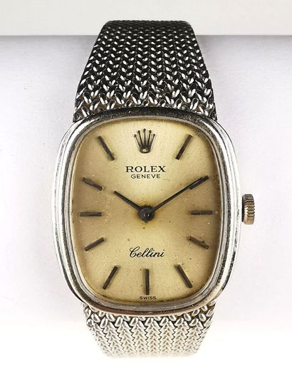 null ROLEX.
Ladies' wristwatch in white gold model "Cellini".
Champagne colored dial...