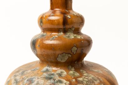 null Serafino FERRARO (1939-2017). 
Vase à col bilobé en céramique à décor de cristallisations...