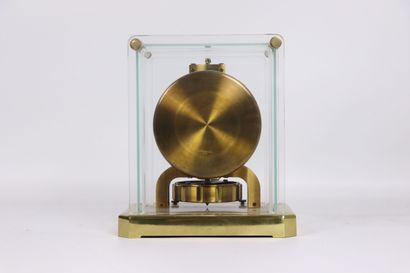 null JAEGER-LECOULTRE.
Clock "Atmos" in gilded brass and Plexiglas, the base with...