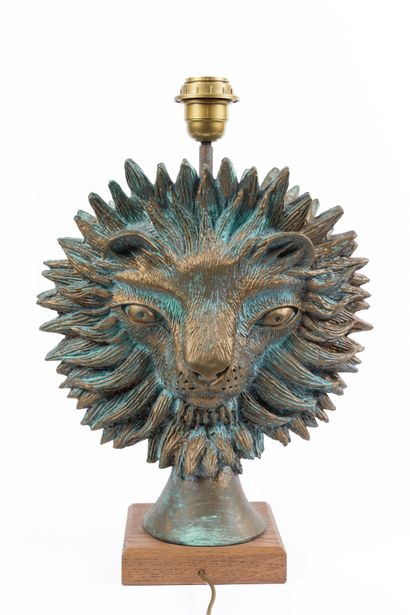 null Jean MARAIS (1913-1998).
Lion (double-face).
Lamp stand in bronze with a golden...