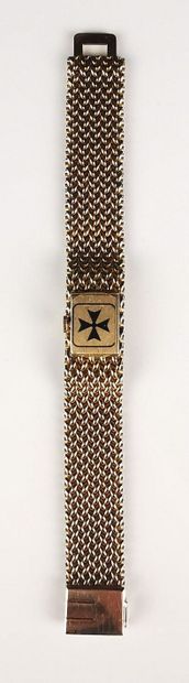 null VACHERON CONSTANTIN.
Ladies' wristwatch in yellow gold, the back in gold, decorated...