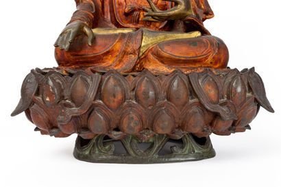 null CHINA, Ming dynasty (1368-1644).
Important sculpture of Shakyamuni Buddha in...
