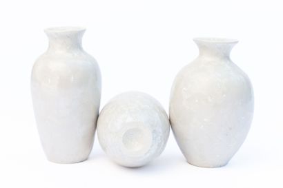 null Serafino FERRARO (1939-2017). 
Three small vases with flared necks in ceramic...