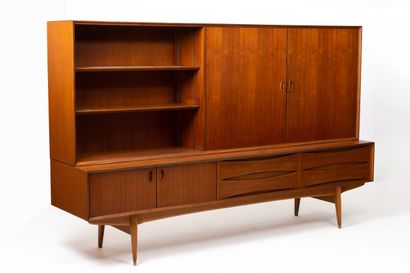 null Buffet two bodies in teak and veneer.
It opens with two leaves in the upper...