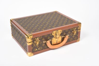 null LOUIS VUITTON, Paris.
Small, trunk-shaped suitcase in monogram canvas, "Cotteville...