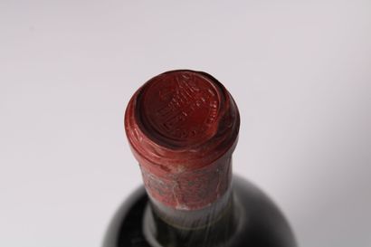 null Château Lafite-Rothschild 1874, une bouteille, niveau légèrement bas

portant...