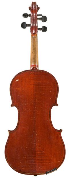 null *Deux violons

Violon fait à Mirecourt vers 1920-30, étiquette « copie de Antonio...