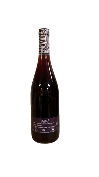 null Ensemble de vins:

-Ze bulle Zéro pointé Cabernet AB, 12 bouteilles, 

. Vara...