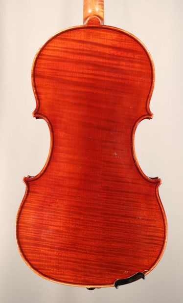 null *Violin made in Mirecourt by Charles Claudot at Amédé Dieudonné around 1920/1930,...