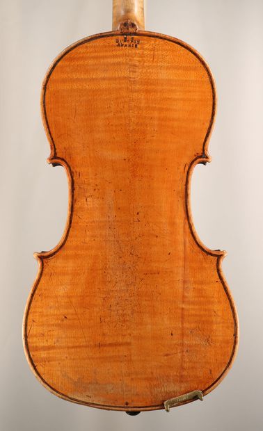 null *French violin 18 th, work of Nicolas Chappuy of which it carries an iron mark...