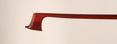 null *Archet de violon de l'école de Nicolas MAIRE vers 1850, baguette en bois tropical...